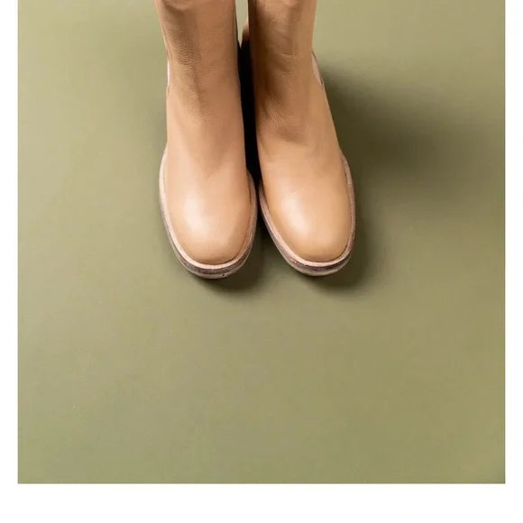 New Free People Essential Chelsea Boots Size 38.5 - Picture 9 of 14